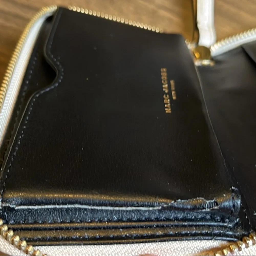 Marc Jacobs New York Pale Pink Leather Pebbled Wristlet Wallet